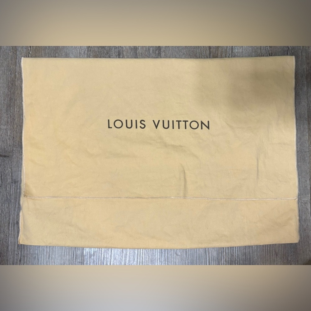 LV flap dustbag